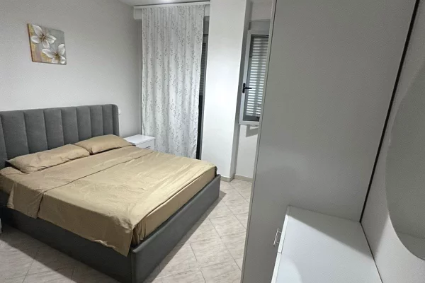 Shtepi me qera Apartament ne Tirane, 1+1, Mobilimi E mobiluar, Pagesa 650  Euro.