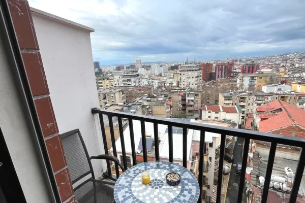 Shtepi ne shitje Apartament ne Tirane, 2+1, Mobilimi E mobiluar, Pagesa 198,000  Euro.