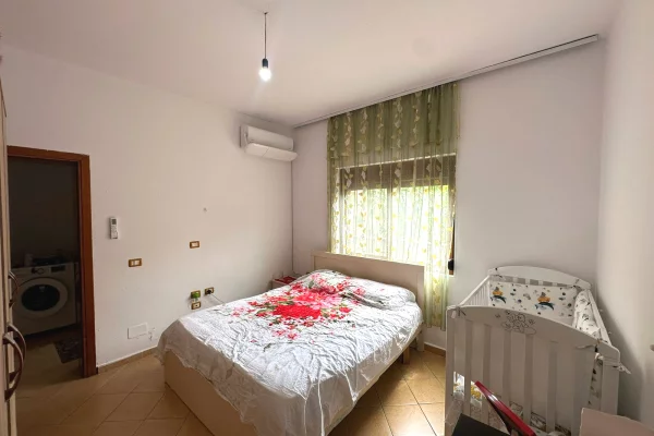 Shtepi me qera 2+1 ne Tirane - 450 Euro