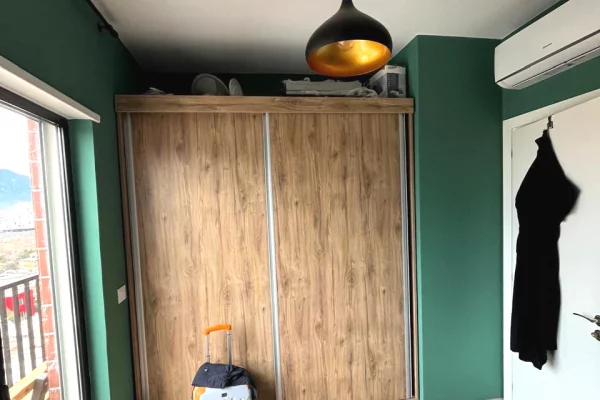 Shtepi ne shitje Apartament ne Tirane, 2+1, Mobilimi E mobiluar, Pagesa 198,000  Euro.