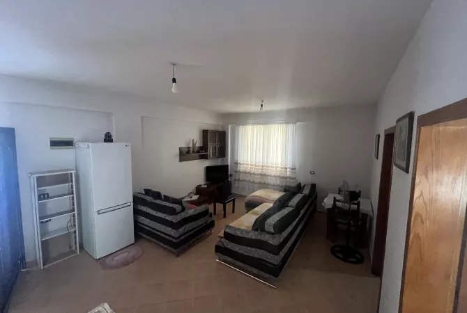 Shtepi me qera 2+1 ne Tirane - 40,000 Leke