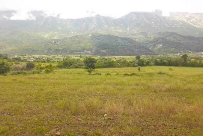 Toke Bujqesore ne Shitje-Qilarisht,Permet.