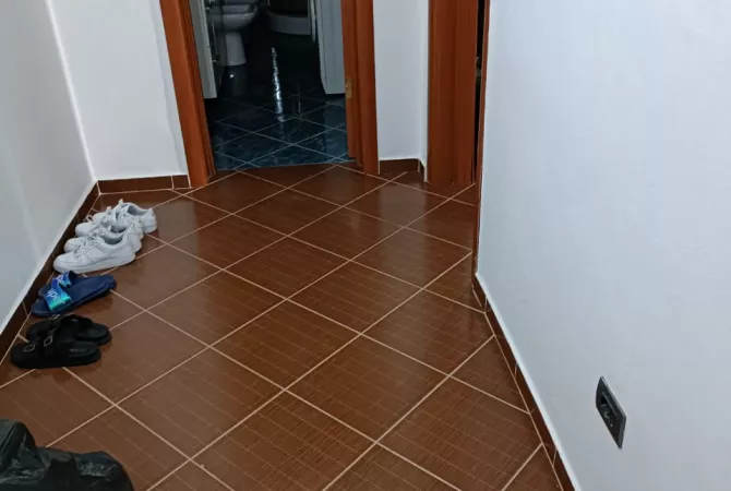 Shtepi ne shitje Apartament ne Tirane, 2+1, Mobilimi E mobiluar, Pagesa 125,000  Euro.