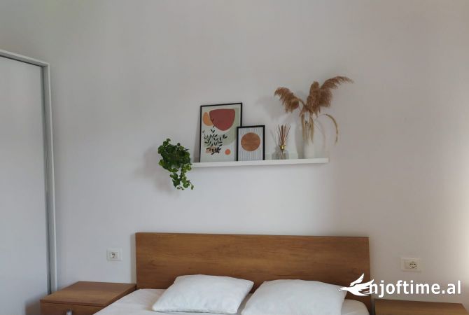 Shtepi me qera Apartament ne Tirane, 1+1, Mobilimi E mobiluar, Pagesa 550  Euro.
