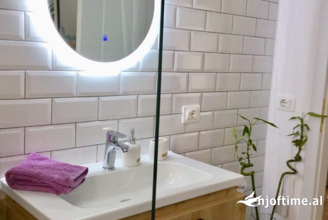 Shtepi me qera Apartament ne Tirane, 1+1, Mobilimi E mobiluar, Pagesa 550  Euro.