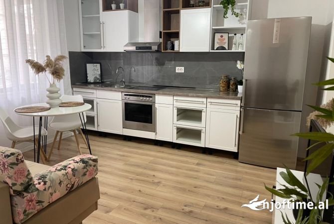 Shtepi me qera Apartament ne Tirane, 1+1, Mobilimi E mobiluar, Pagesa 500  Euro.