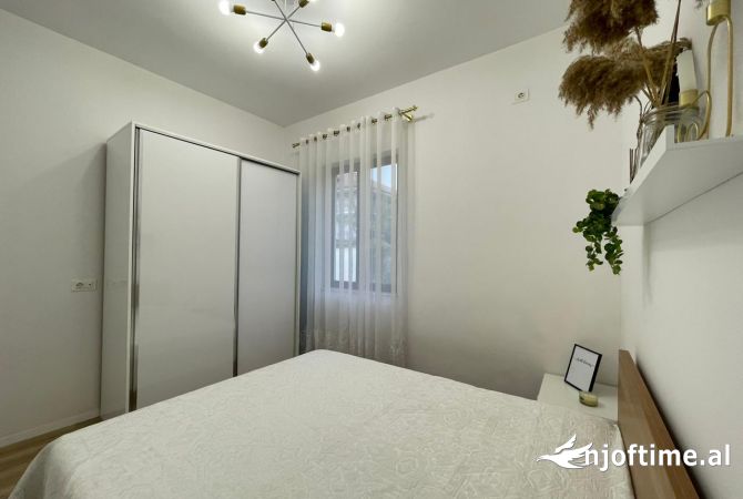 Shtepi me qera Apartament ne Tirane, 1+1, Mobilimi E mobiluar, Pagesa 500  Euro.