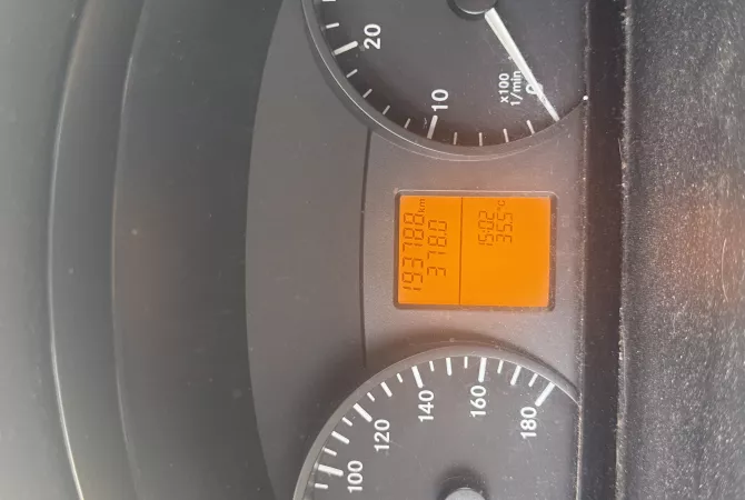 Makina ne shitje ne Prizren, Mercedes-Benz, 2008 Diesel,Kambio Manual Pagesa 12,000  Euro.