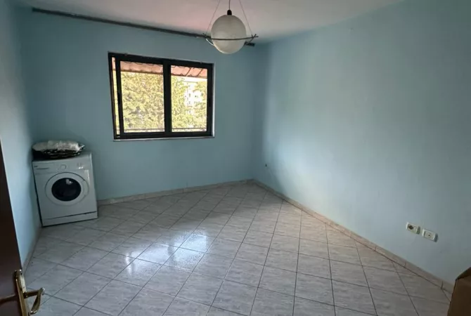 Shtepi me qera Apartament ne Tirane, 2+1, Mobilimi E mobiluar, Pagesa 400  Euro.