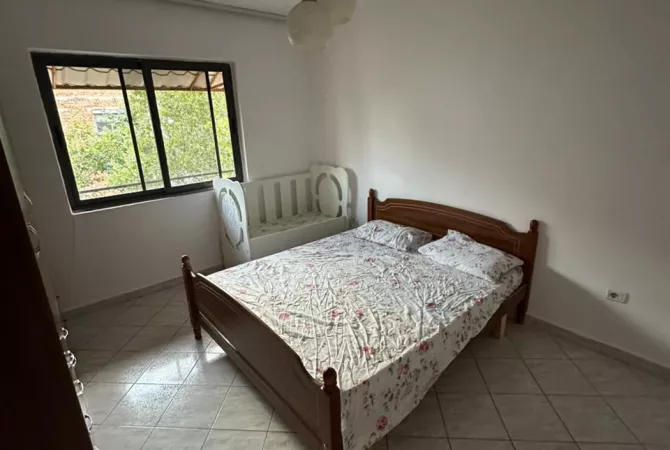 Shtepi me qera Apartament ne Tirane, 2+1, Mobilimi E mobiluar, Pagesa 400  Euro.