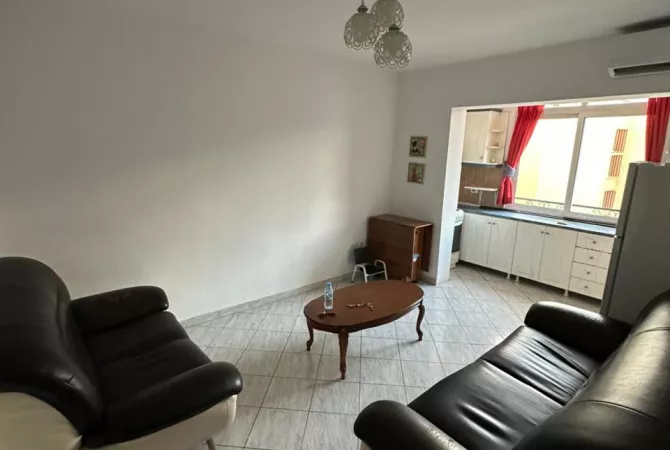 Shtepi me qera Apartament ne Tirane, 2+1, Mobilimi E mobiluar, Pagesa 400  Euro.