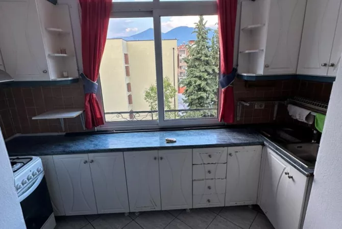 Shtepi me qera 2+1 ne Tirane - 400 Euro
