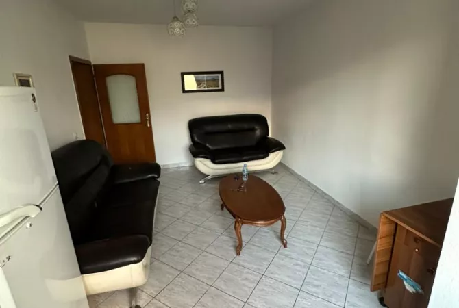 Shtepi me qera 2+1 ne Tirane - 400 Euro