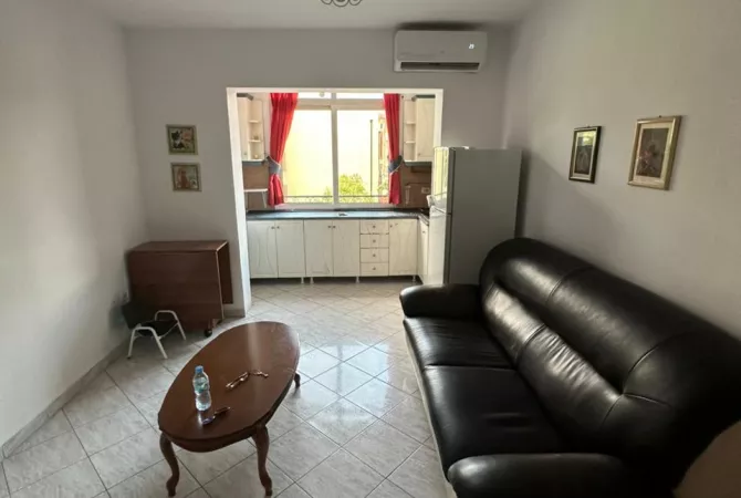 Shtepi me qera 2+1 ne Tirane - 400 Euro
