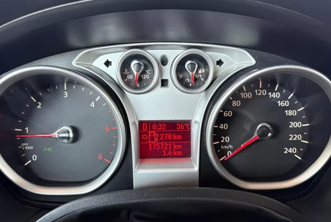 Makina ne shitje ne Tirane - 8,500 Euro