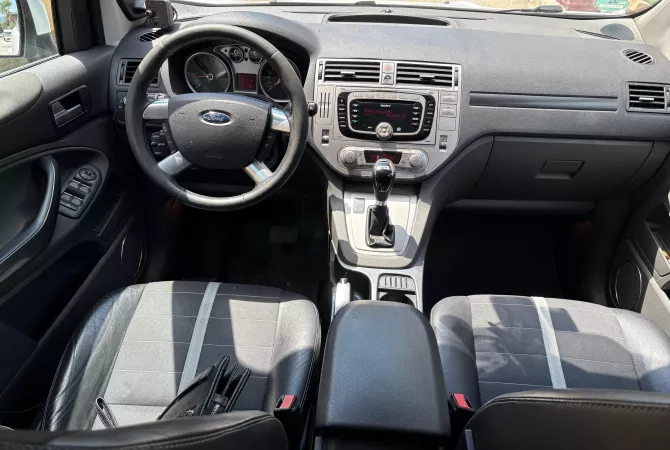 Makina ne shitje ne Tirane - 8,500 Euro