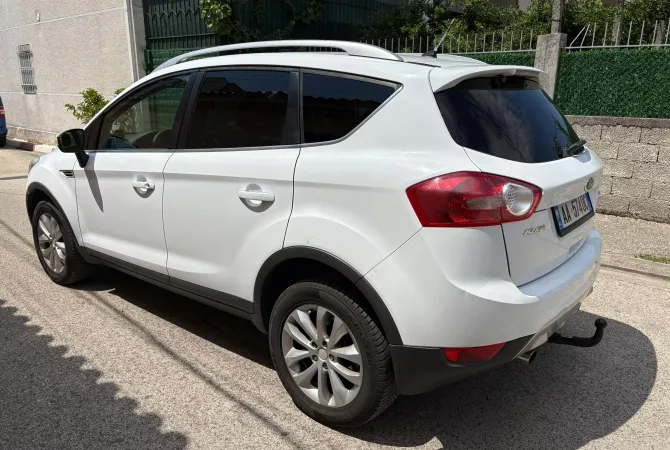 Makina ne shitje  ne Tirane - 8,500 Euro