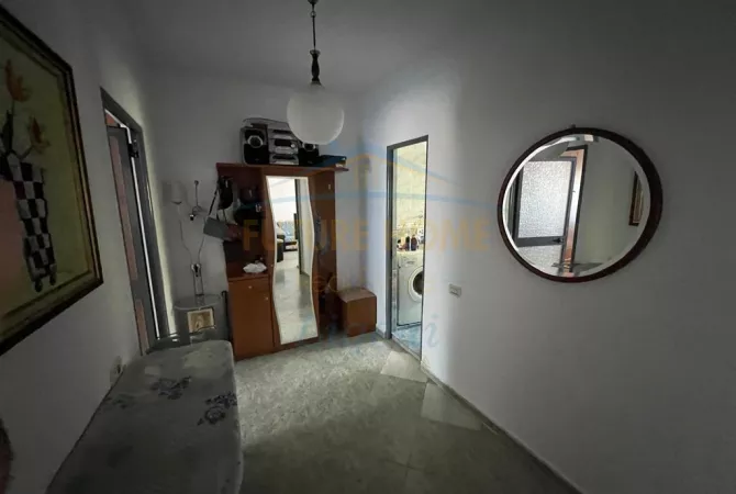 Shtepi ne shitje Apartament ne Tirane, 1+1, Mobilimi Bosh, pa mobiluar, Pagesa 107,000  Euro.