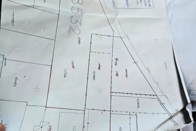 Toke + Truall ne shitje.