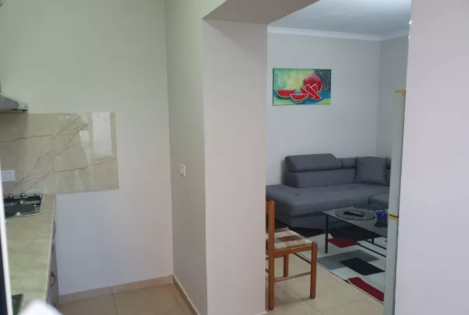Shtepi me qera 2+1 ne Tirane - 60,000 Leke