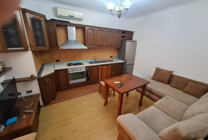Shtepi me qera 1+1 ne Tirane - 45,000 Leke
