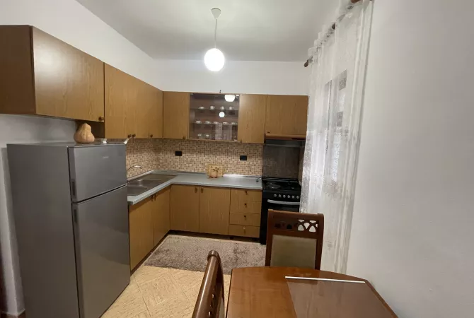 Shtepi me qera Shtepi Private ne Tirane, 2+1, Mobilimi E mobiluar, Pagesa 40,000  Leke.