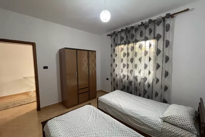 Shtepi me qera Shtepi Private ne Tirane, 2+1, Mobilimi E mobiluar, Pagesa 40,000  Leke.