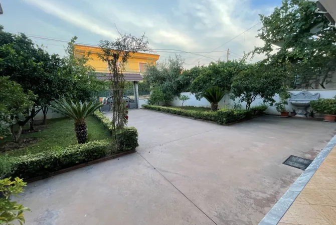 Casa in affitto 2+1 a Tirana - 40,000 Leke