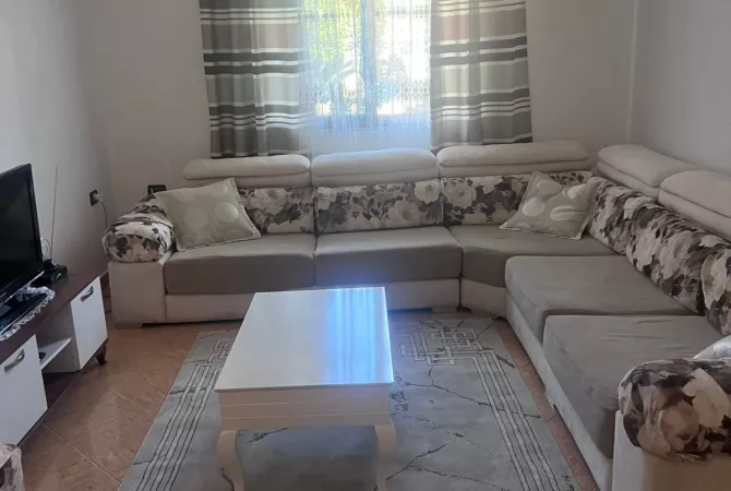 Shtepi me qera Shtepi Private ne Tirane, 2+1, Mobilimi E mobiluar, Pagesa 40,000  Leke.