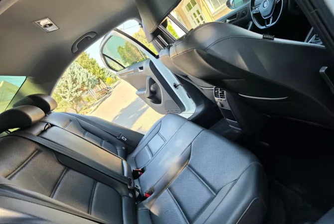 Makina ne shitje ne Tirane, Volkswagen, 2016 Diesel,Kambio Automatik Pagesa 9,800  Euro.