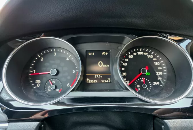 Makina ne shitje ne Tirane, Volkswagen, 2016 Diesel,Kambio Automatik Pagesa 9,800  Euro.