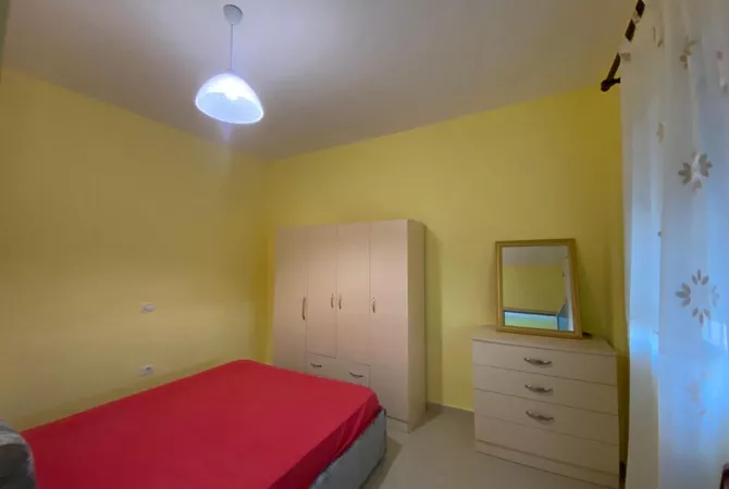 Shtepi me qera Apartament ne Tirane, 1+1, Mobilimi E mobiluar, Pagesa 300  Euro.