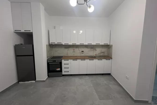 Shtepi me qera 1+1 ne Tirane - 35,000 Leke