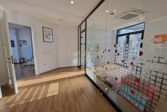 LEDA (Action105534) JEPET ME QIRA GODINE SHERBIMI 5 KATE, SAUK I RI - TIRANE - Cmimi sipas kerkeses /Muaj