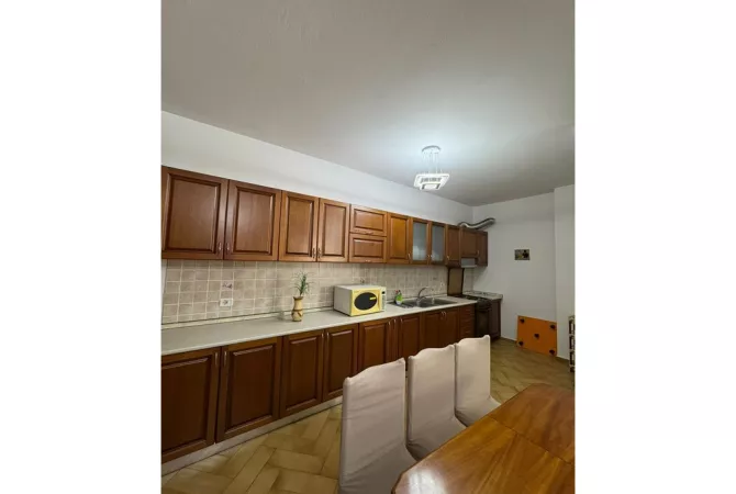 Shtepi me qera 2+1 ne Tirane - 600 Euro