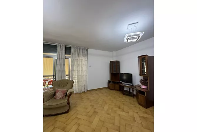 Shtepi me qera Apartament ne Tirane, 2+1, Mobilimi Pjeserisht e mobiluar, Pagesa 600  Euro.