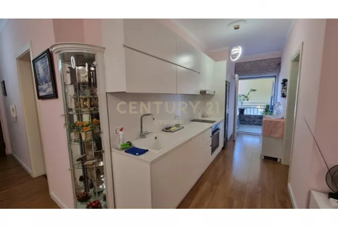 Shtepi me qera 2+1 ne Tirane - 700 Euro