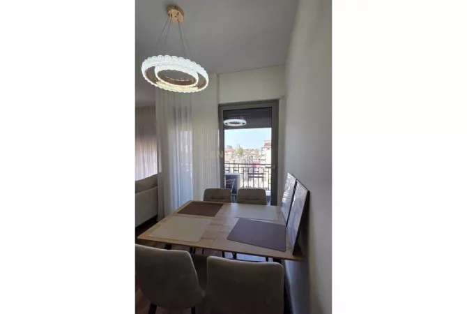 Shtepi me qera Apartament ne Tirane, 1+1, Mobilimi E mobiluar, Pagesa 700  Euro.