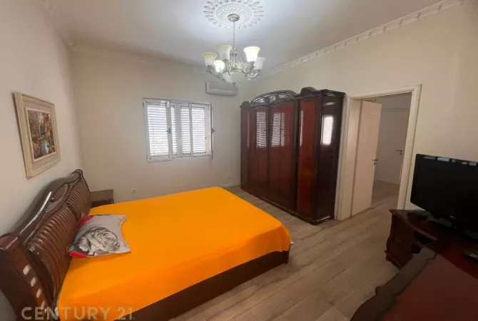 Shtepi me qera Apartament ne Tirane, 2+1, Mobilimi E mobiluar, Pagesa 700  Euro.