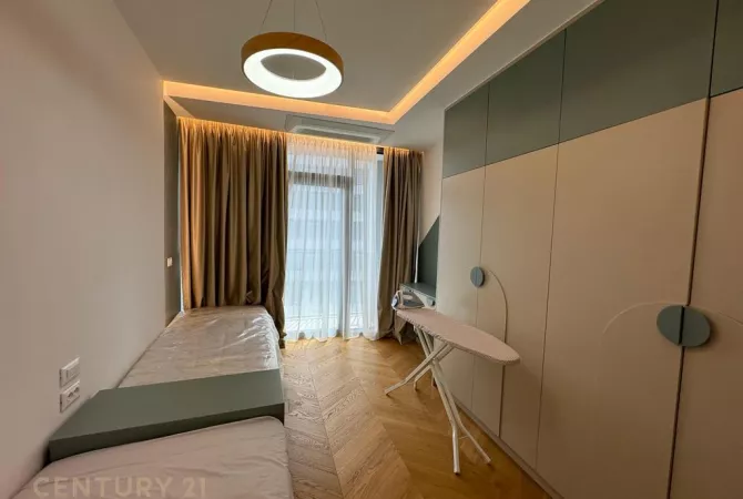 Shtepi me qera Apartament ne Tirane, 2+1, Mobilimi E mobiluar, Pagesa 2,200  Euro.