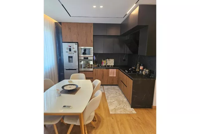Shtepi me qera 2+1 ne Tirane - 650 Euro