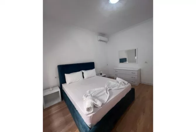 Shtepi me qera 7+1 ne Tirane - 6,000 Euro