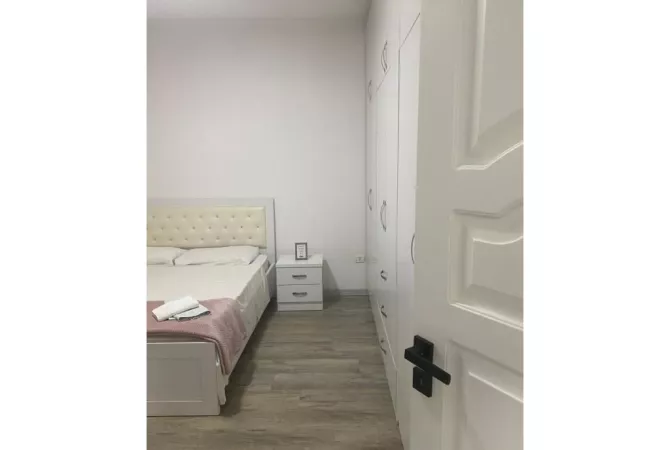 Shtepi me qera Shtepi Private ne Tirane, 7+1, Mobilimi E mobiluar, Pagesa 6,000  Euro.