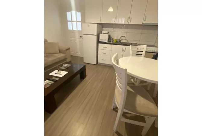 Shtepi me qera Shtepi Private ne Tirane, 7+1, Mobilimi E mobiluar, Pagesa 6,000  Euro.