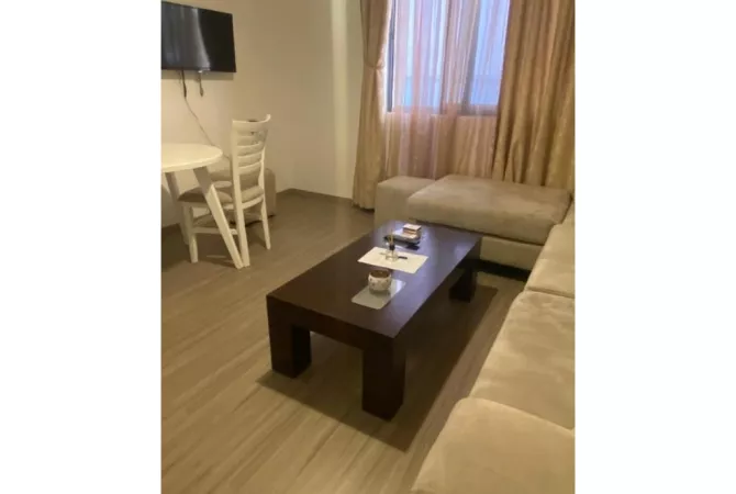 Shtepi me qera Shtepi Private ne Tirane, 7+1, Mobilimi E mobiluar, Pagesa 6,000  Euro.