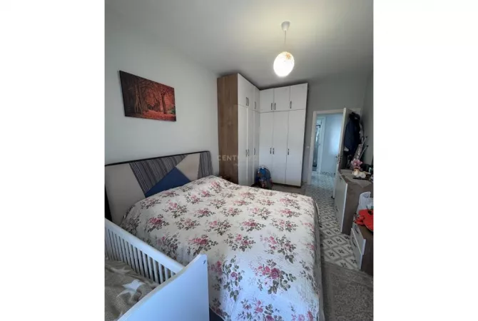 Shtepi ne shitje Apartament ne Tirane, 2+1, Mobilimi E mobiluar, Pagesa 100,000  Euro.