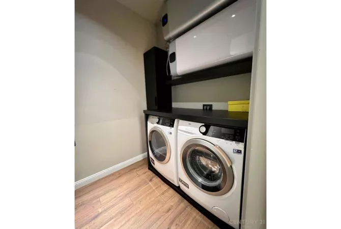 Shtepi me qera Apartament ne Tirane, 3+1, Mobilimi E mobiluar, Pagesa 2,500  Euro.