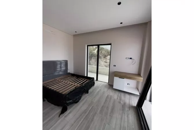 SARANDE,JAPIM ME QERA VJETORE VILE NE RR. PANORAMA ME PAMJE NGA DETI-14,000 Euro/MUAJ