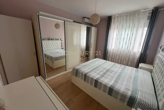 Shtepi ne shitje Apartament ne Tirane, 2+1, Mobilimi E mobiluar, Pagesa 175,000  Euro.