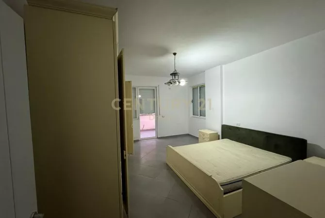 Shtepi ne shitje Apartament ne Tirane, 2+1, Mobilimi E mobiluar, Pagesa 180,000  Euro.